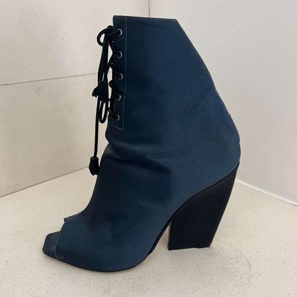 Christian Dior booty shoe heel. Size 39.5. Blue/black - Picture 1 of 7